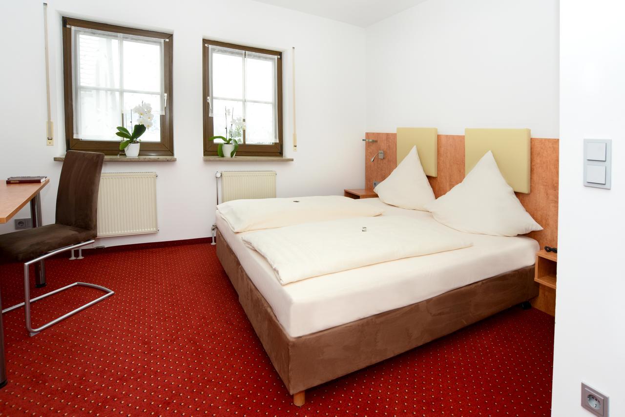 Hotel Jaegerhof Roth  Bagian luar foto