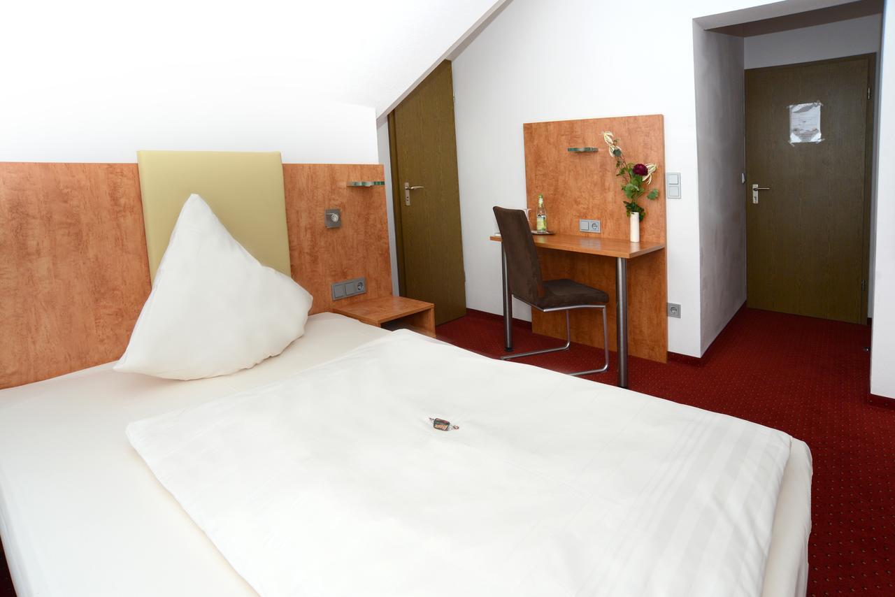 Hotel Jaegerhof Roth  Bagian luar foto