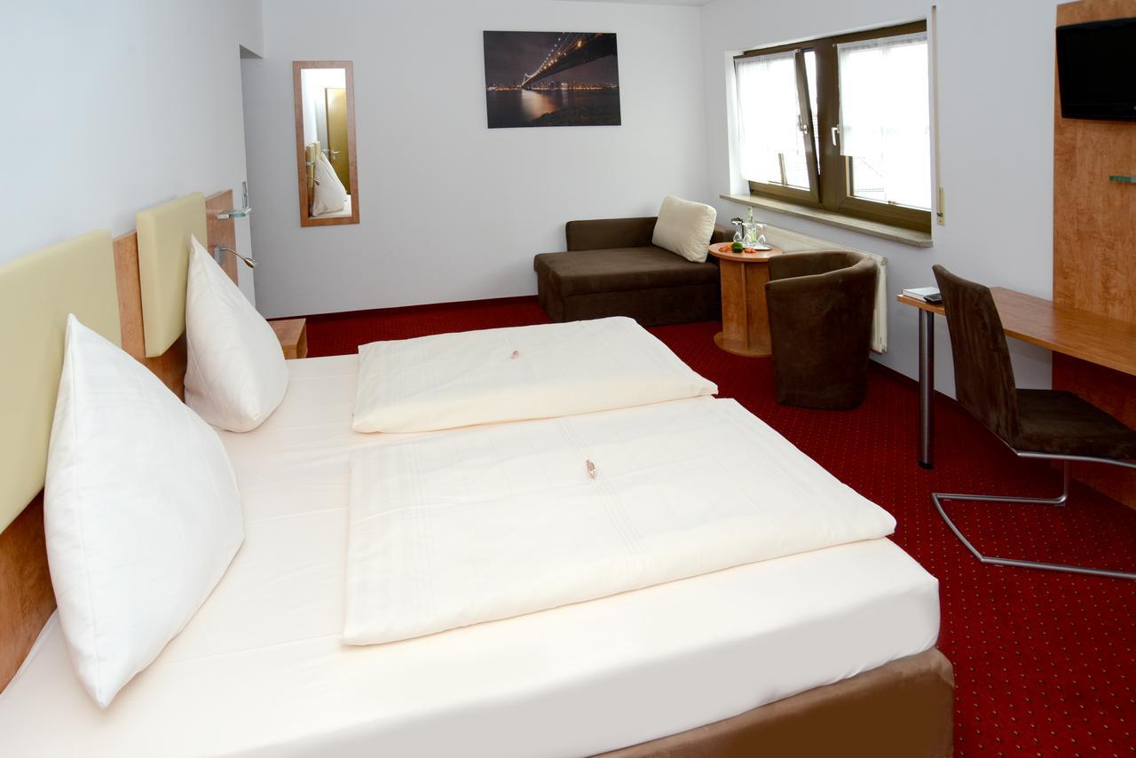 Hotel Jaegerhof Roth  Bagian luar foto