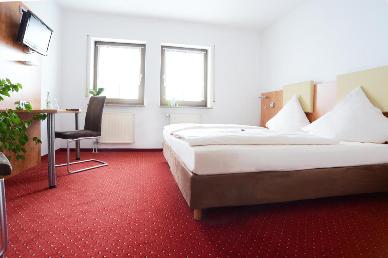 Hotel Jaegerhof Roth  Bagian luar foto