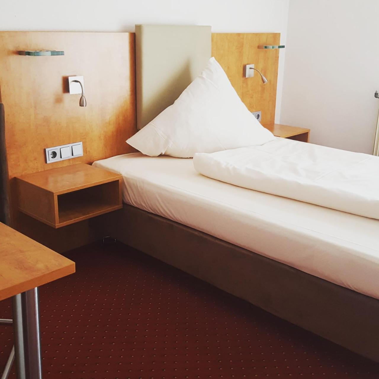Hotel Jaegerhof Roth  Bagian luar foto
