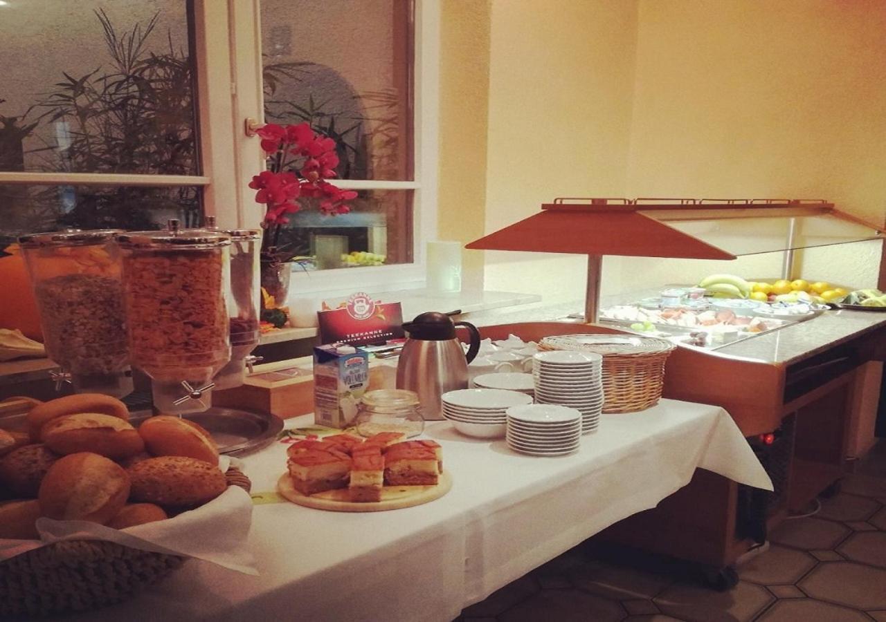 Hotel Jaegerhof Roth  Bagian luar foto